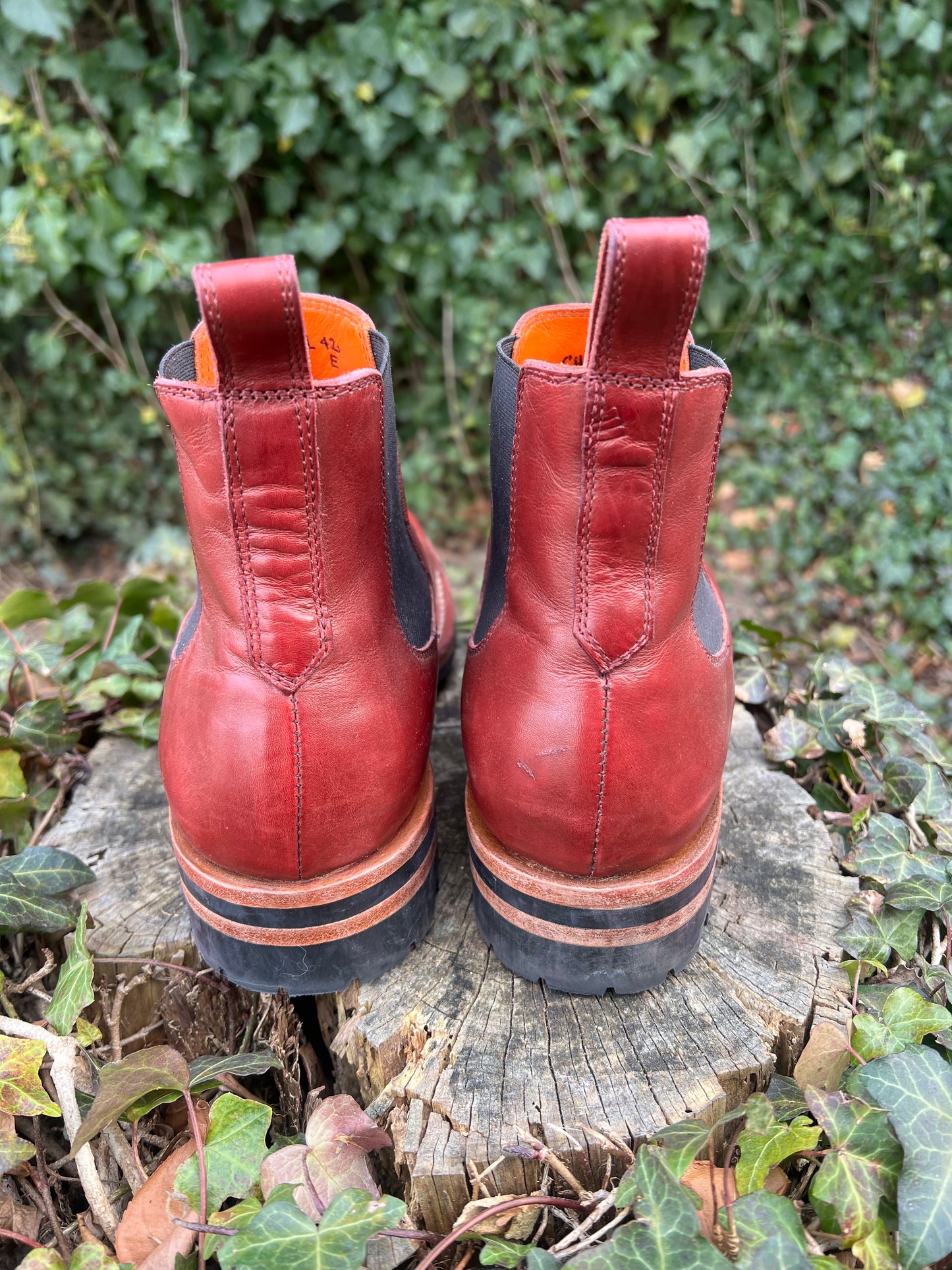 Bordon Chelsea Boots Burgundy, size 9