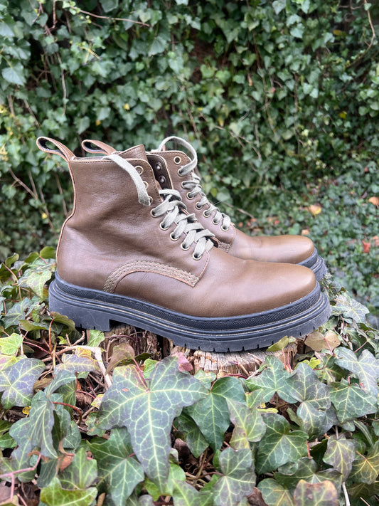 Goral Boots Olive Tochigi Veg Tan size 42